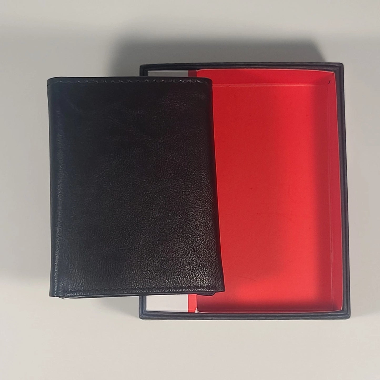 Guess Men's Trifold Black Genuine Leather Wallet